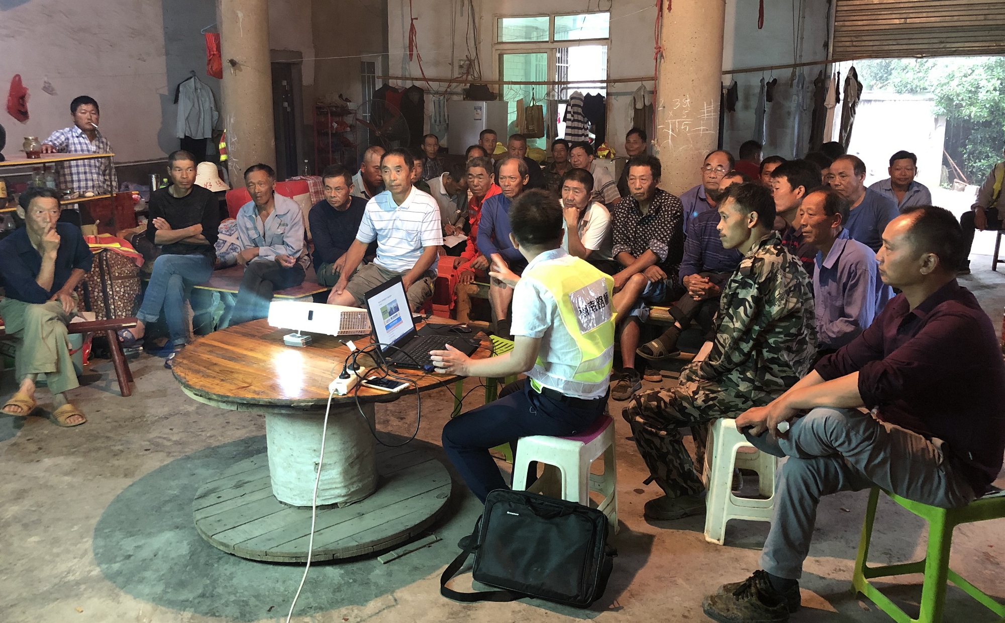 20200702134689.jpg 安全教育现场_副本.jpg