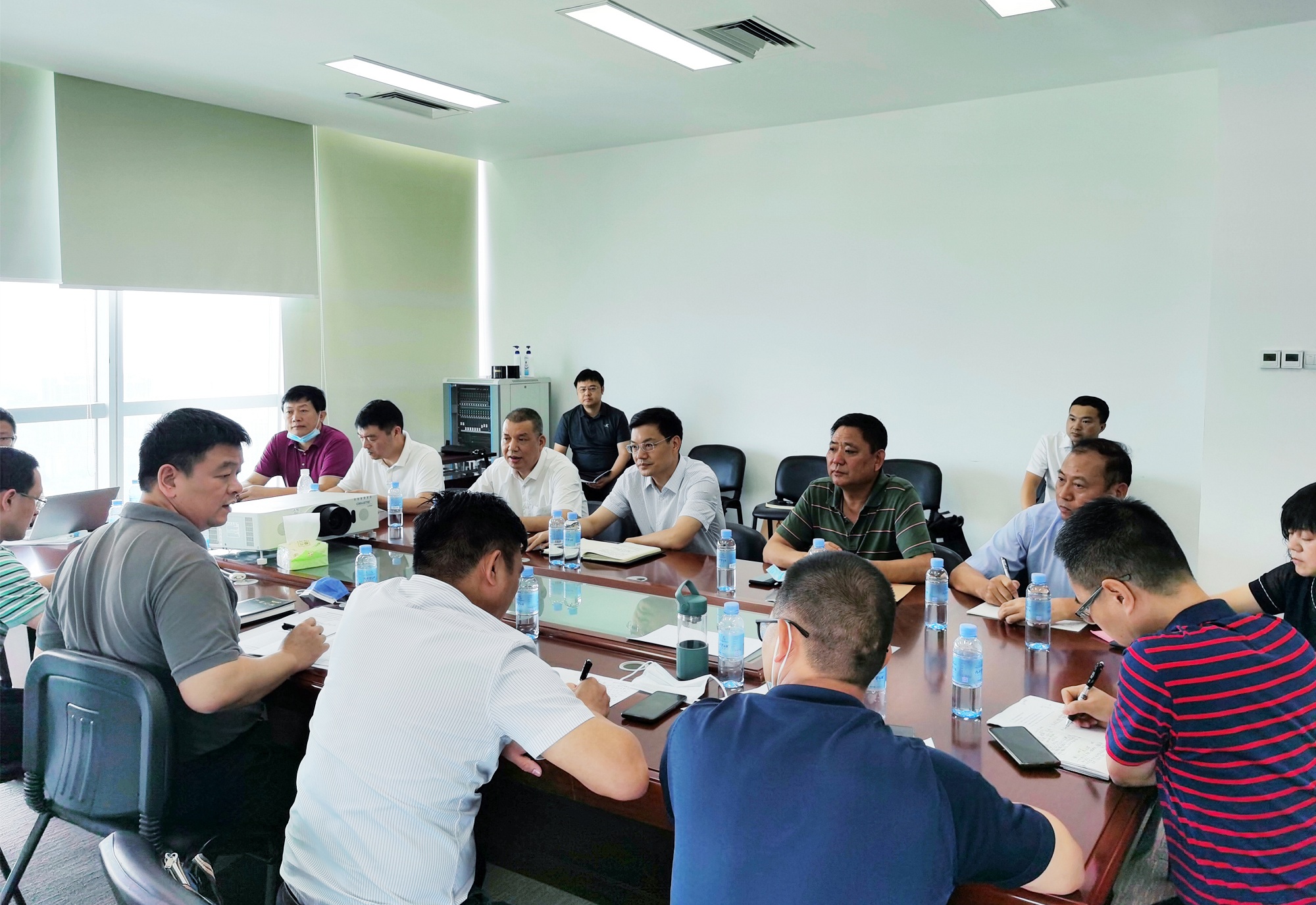 20200728212792.jpg 杨宏伟赴广西考察调研_104632_副本.jpg