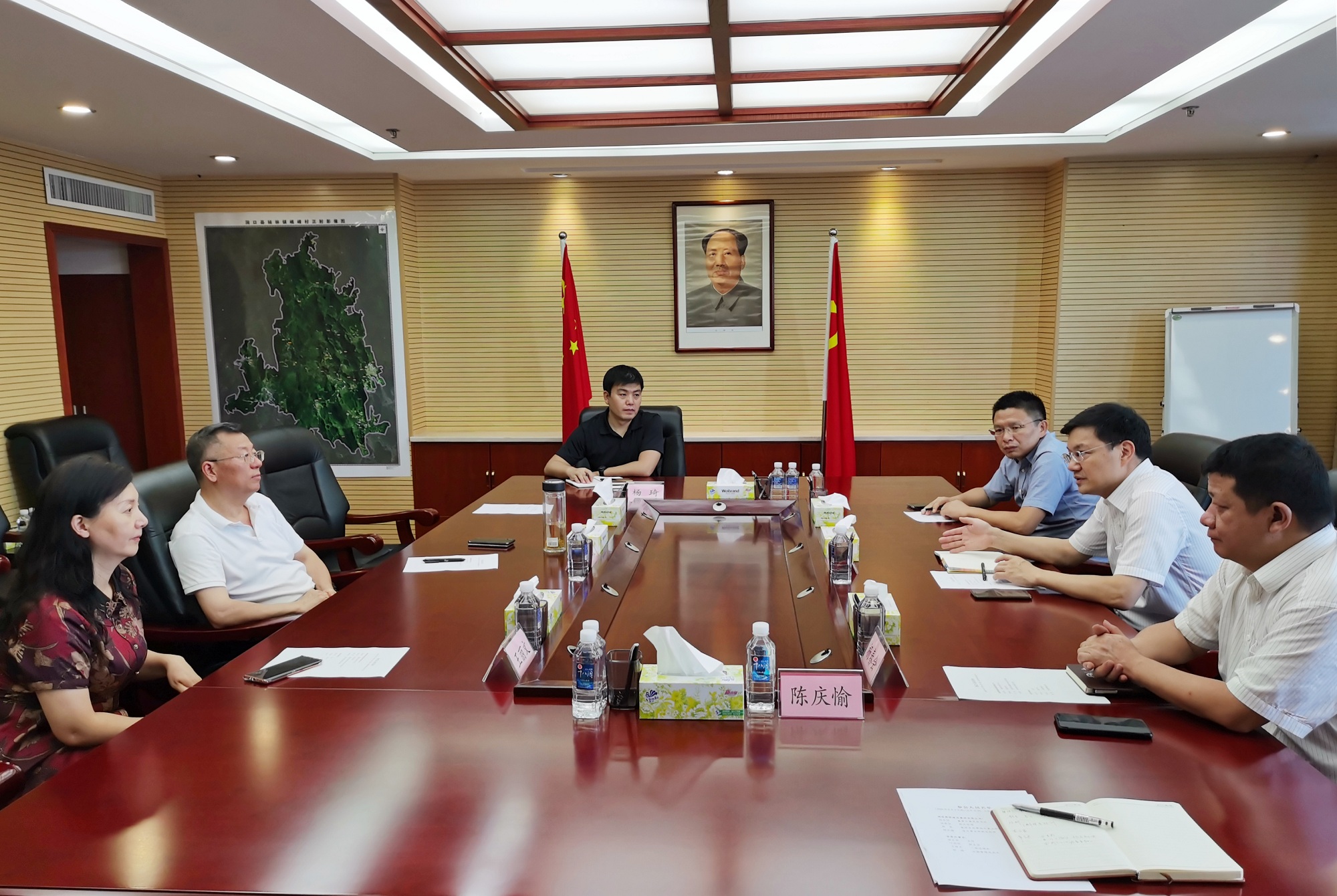 20200807117704.jpg 杨宏伟拜会省委外事办主任徐正宪_20200807000435_副本.jpg