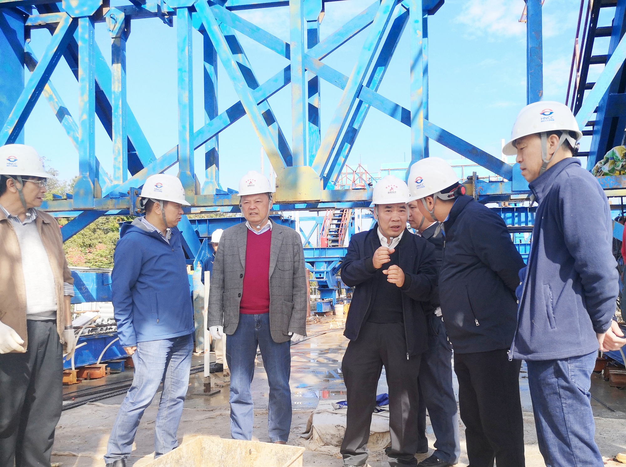 20201026903668.jpg 龚智辉督导张英冲特大桥1_副本.jpg