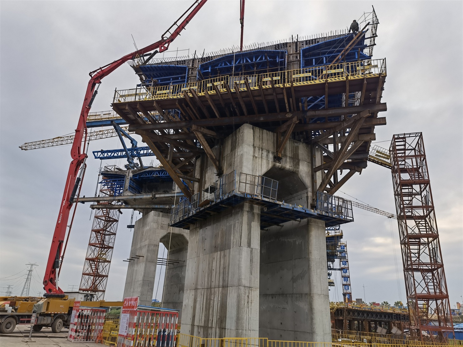 20210406976778.jpg 20210308 5莞番10标最后一个0号块完成浇筑 图1_副本.jpg