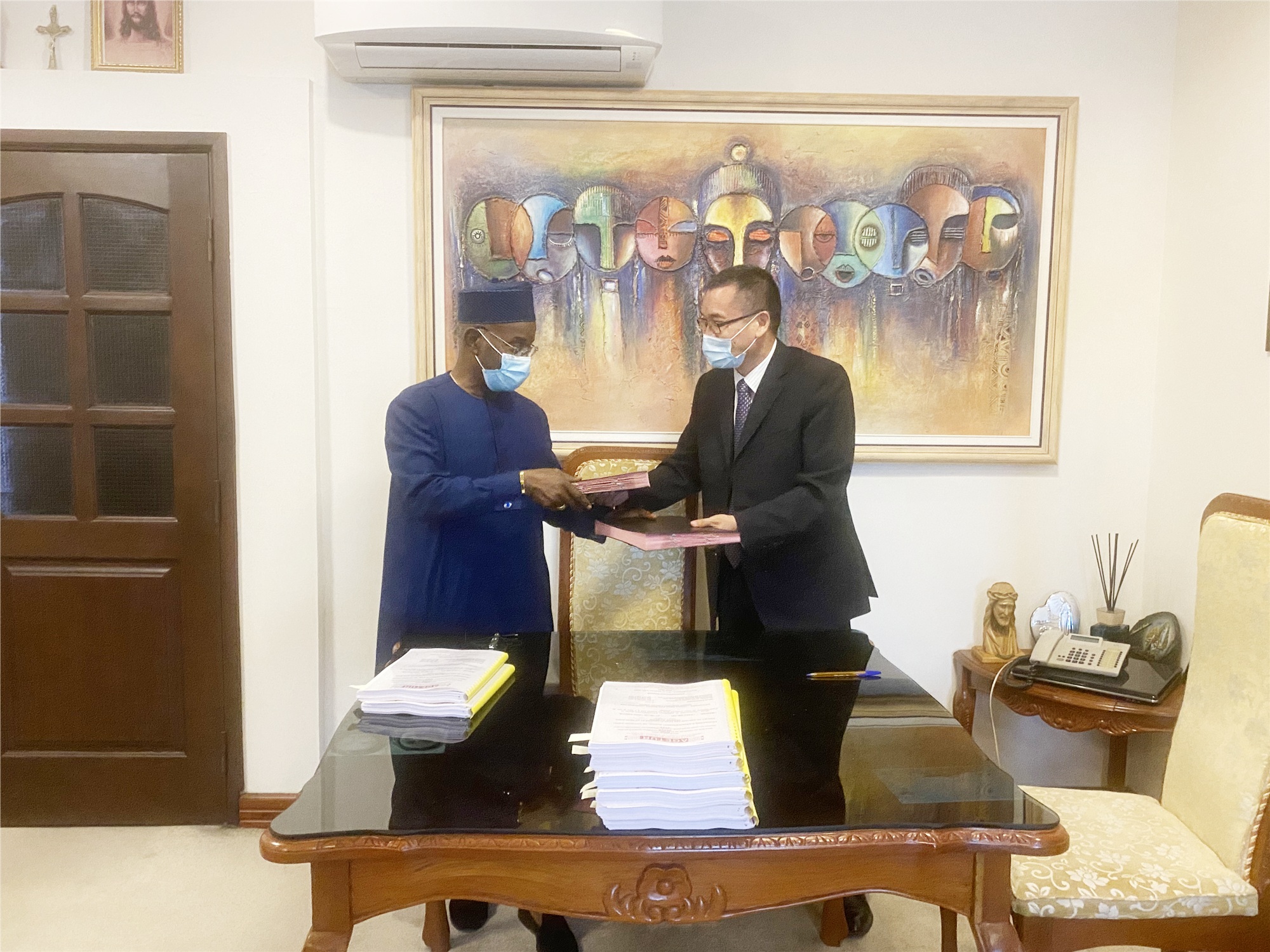 20211012742255.jpg 贝宁雨水项目签约__副本.jpg