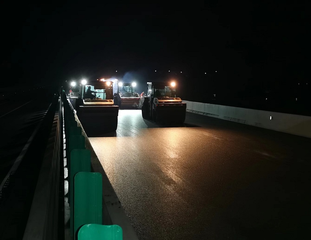 20220712100556.jpg 2021Äê12Ô ³£ÆîÏîÄ¿¡°°×¼ÓºÚ¡±½øÐÐÁ¤Çà̯ÆÌ.jpg