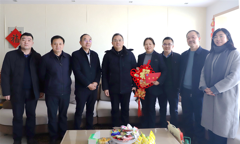 20240126126741.jpg 黄甲平慰问Z6尊龙凯时劳模刘玉兰_副本.jpg